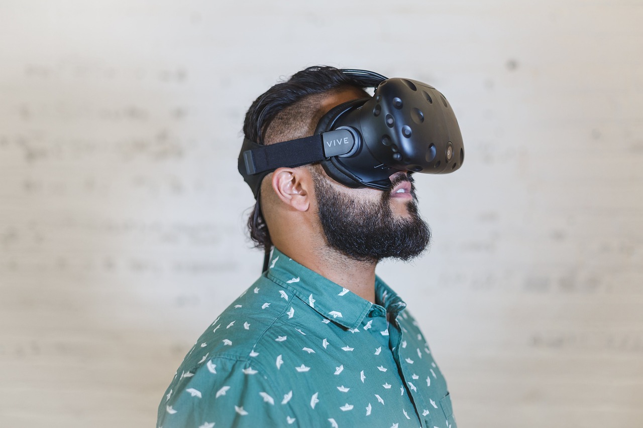 最新VR动态，引领虚拟现实技术的崭新突破与革新