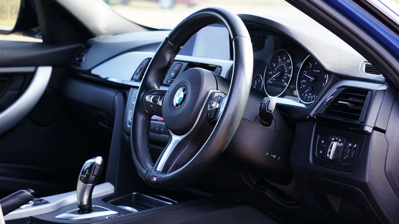 全新BMW 5系精工车型，引领未来趋势