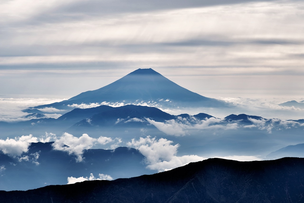 富士山火山动态更新，最新监测与研究进展前沿探讨