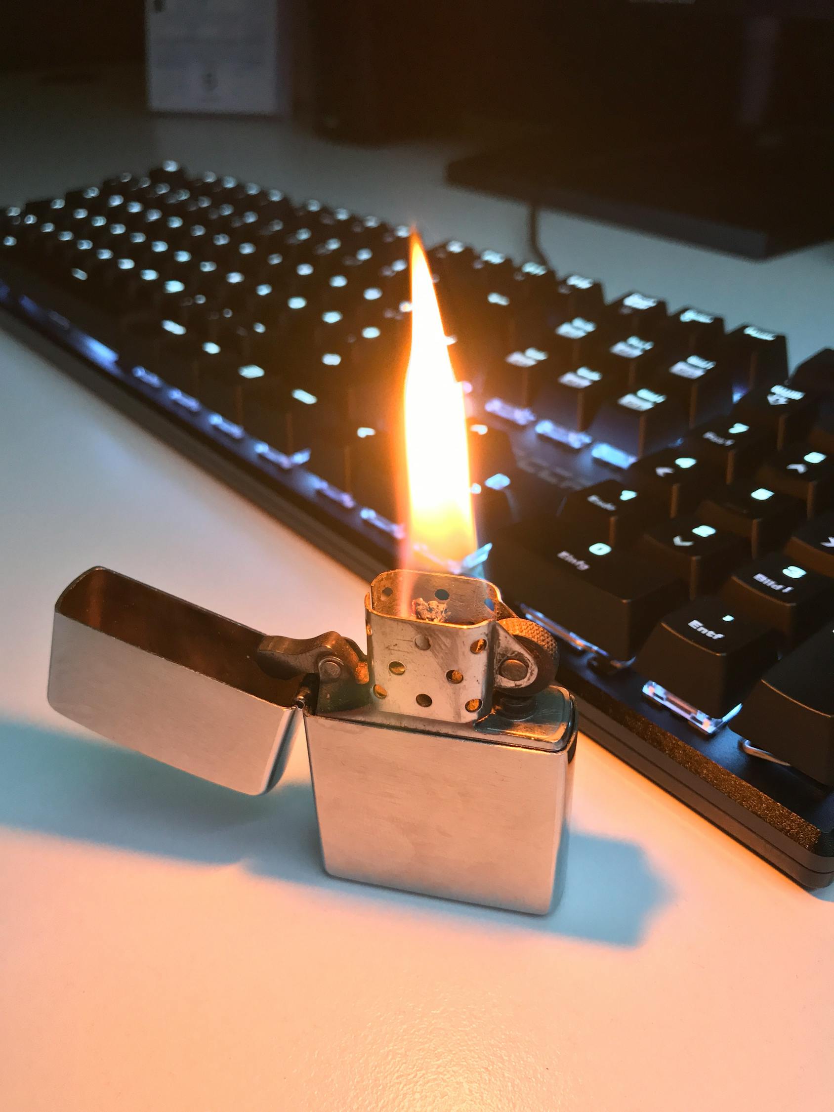 Zippo打火机价格表与市场吸引力探究