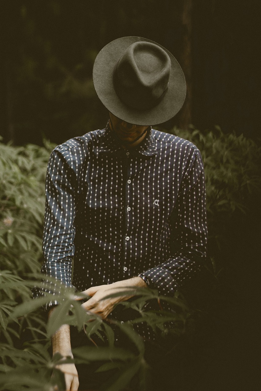 男明星露，时尚双刃剑下的双刃剑效应