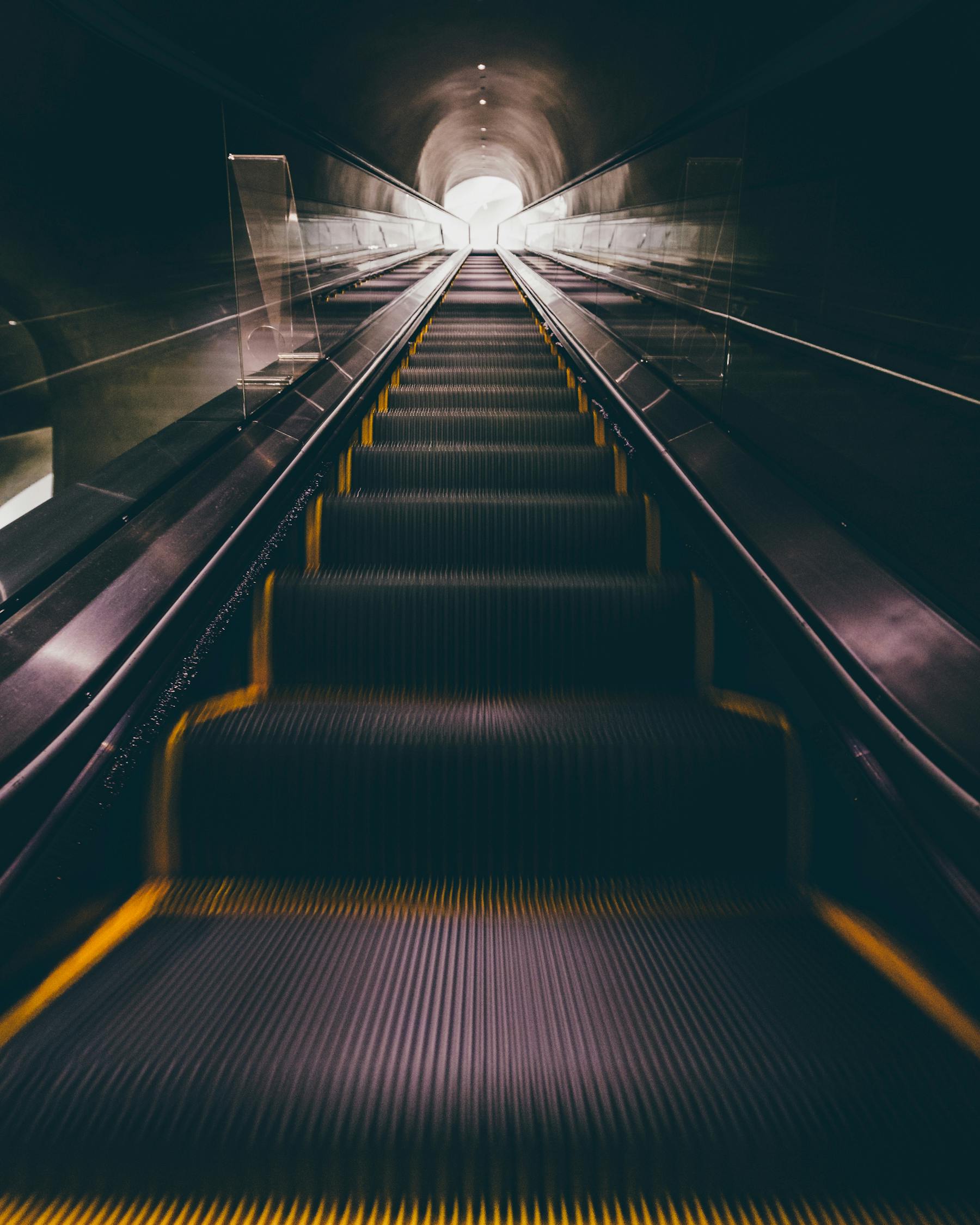 神秘世界的视觉盛宴，恐怖动漫壁纸探索之旅